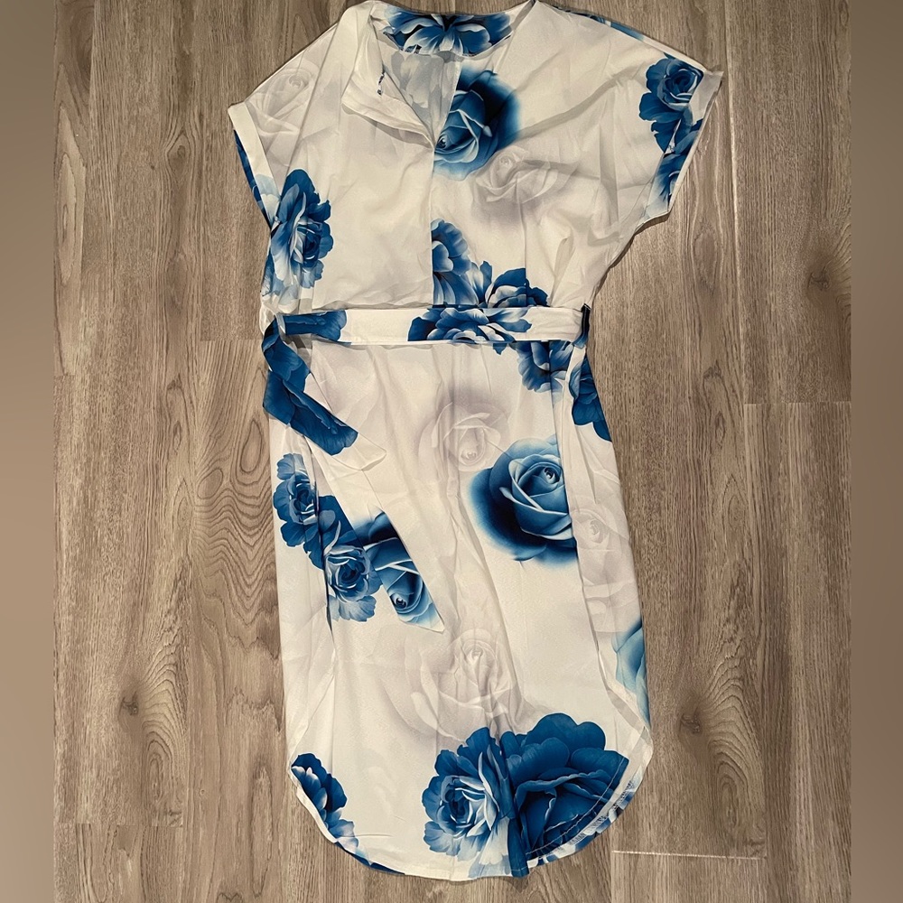 White summer short sleeve dress with blue floral print & matching material belt